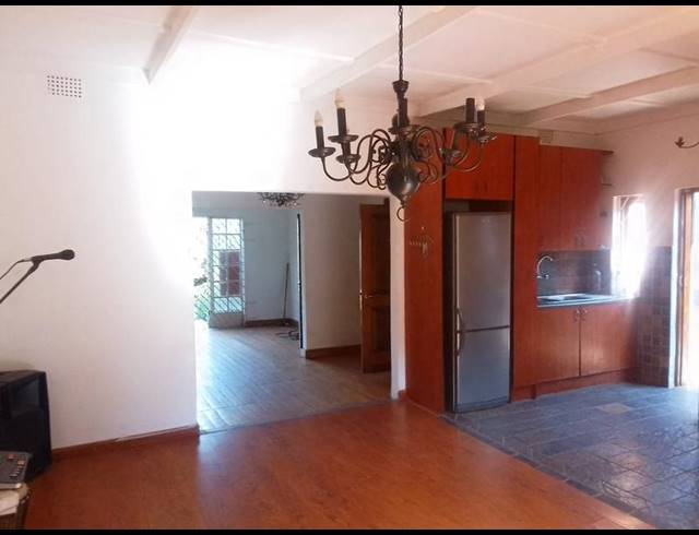 3 BEDROOM HOUSE FOR SALE IN BEZUIDENHOUT VALLEY